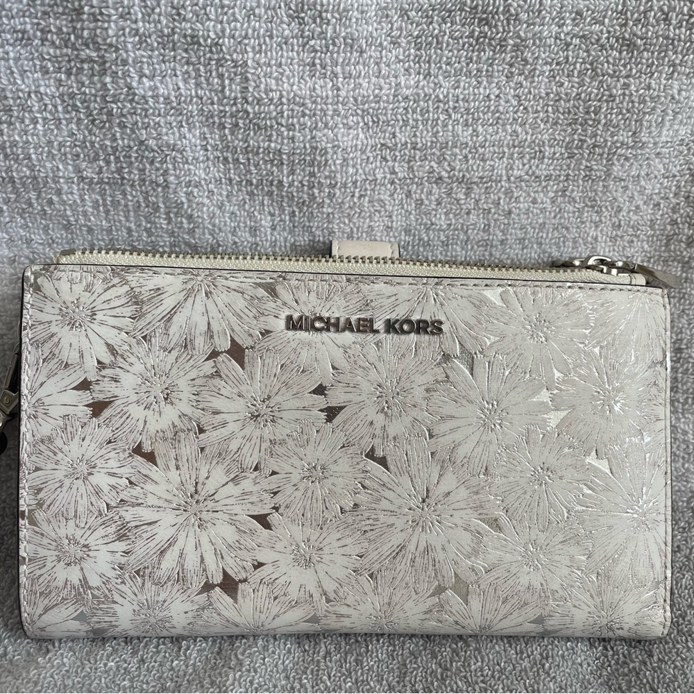 Michael Kors wristlet